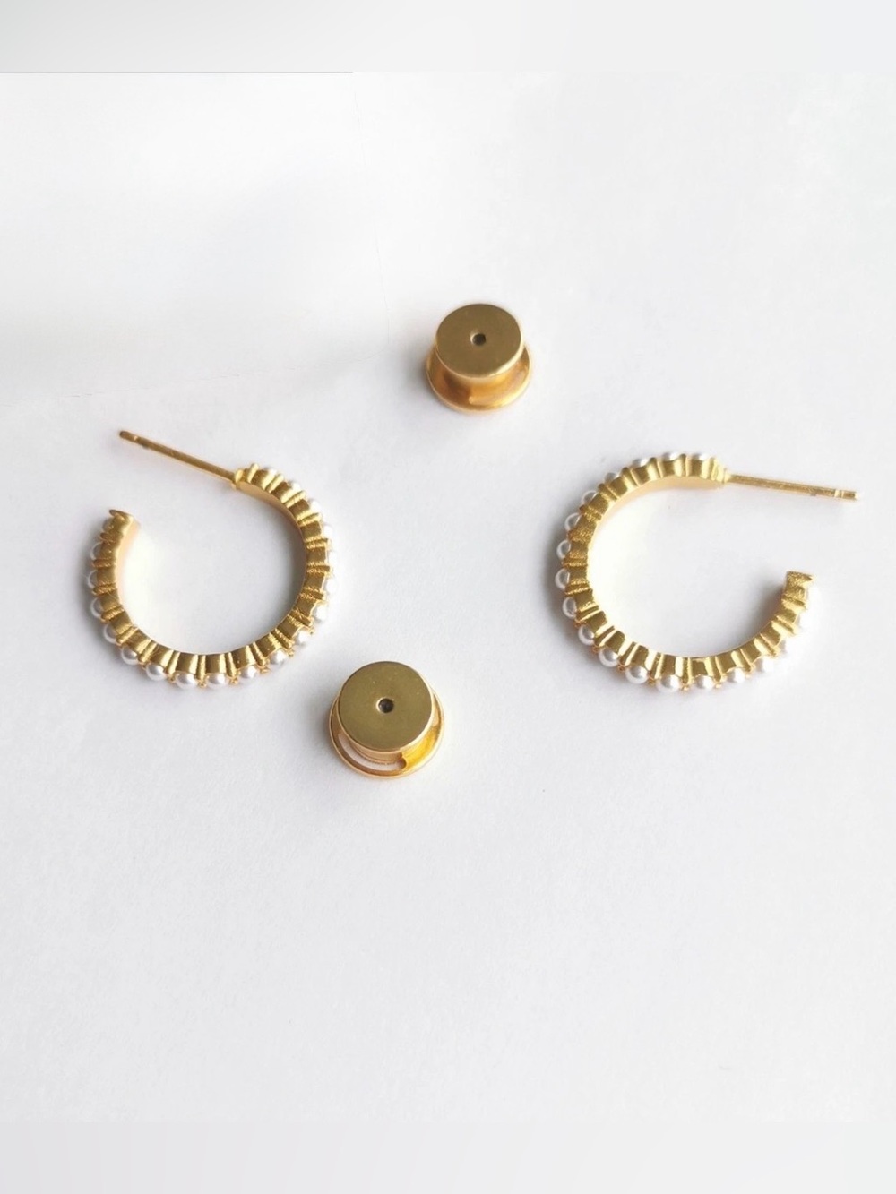 Julie Vos Juliet Gold Pearl Small Hoop Earrings on-trend Jewelry - Picture 3 of 3